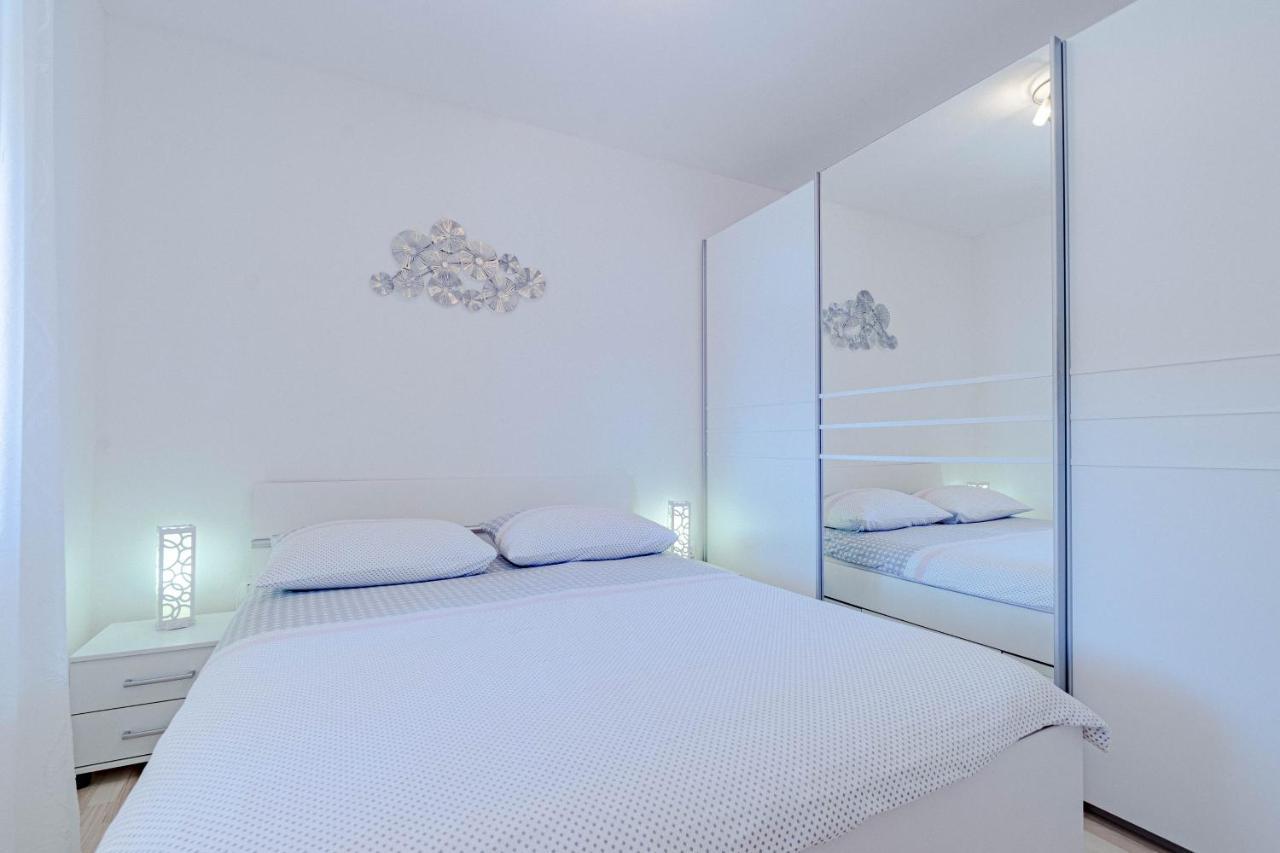 Apartments By The Sea Cove Zaglav, Korcula - 12208 بريسبا المظهر الخارجي الصورة
